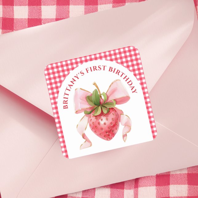 Red Gingham Berry First Birthday Quadratischer Aufkleber (Von Creator hochgeladen)