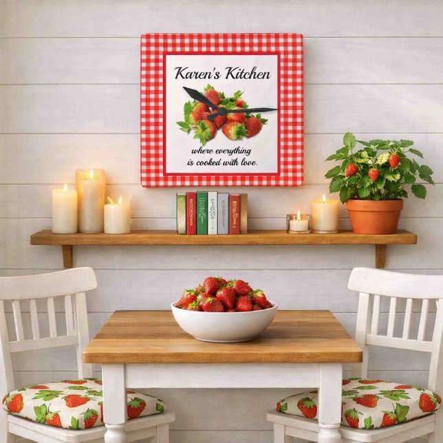 Red Gingham und Strawberries Wall Clock Quadratische Wanduhr (Von Creator hochgeladen)