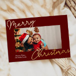 Red Gold Calligraphy Frohe Weihnachten Einfaches F Folien Feiertagskarte<br><div class="desc">Red Gold Calligraphie Frohe Weihnachten Einfaches Foto Real Foil Holiday Card. Mit dieser festlichen und modernen Foil Holiday Card senden Sie Ihren Lieben einen Urlaubssalon mit Fotos. Alle Texte sind so vorbereitet,  dass Sie sie einfach und schnell mit Ihren eigenen Details personalisieren können. Gute Ferien!</div>