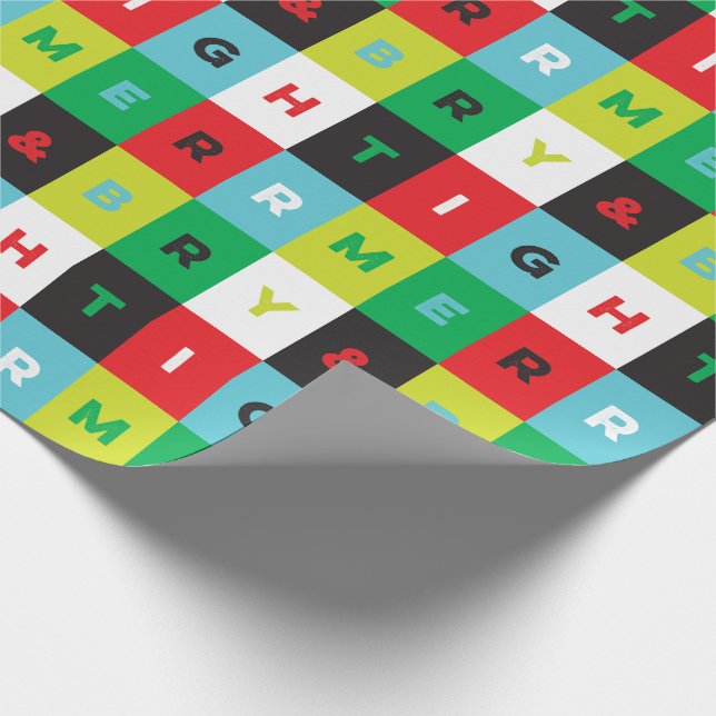 Red Green Black Blue Merry and Bright Checkers Geschenkpapier (Ecke)
