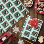 Red Green Christmas Solstice Fairy Geschenkpapier<br><div class="desc">Eine schwarze haarige Fee,  die ganz rot mit grünen Feenflügeln trägt. Schneeflocken,  rote Poinsettien und blaue Schmetterlinge rund um die Fee.</div>