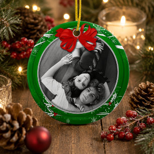 Red Green Holly Ribbon 1. Weihnachtsfeiertag Foto Keramik Ornament