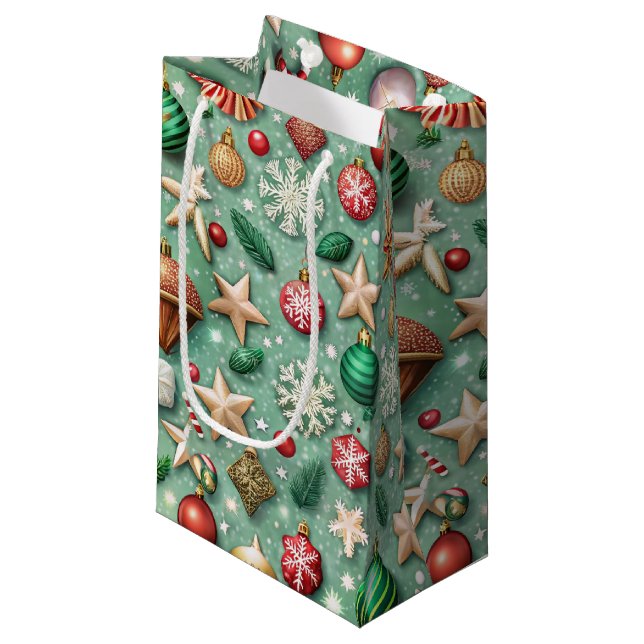 RED & GREEN ORNAMENTS & GOLD HOLIDAY STARS KLEINE GESCHENKTÜTE (Vorderseite Schrägansicht)