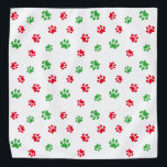 Red Green Paw Prints Muster auf White Holiday Halstuch<br><div class="desc">Zeigen Sie,  wie viel Sie Tiere mit dieser niedlichen roten und grünen Pfote Druck gemustert bandana Liebe. Wetten Sie,  dass Ihr Haustier es anziehen wird!</div>