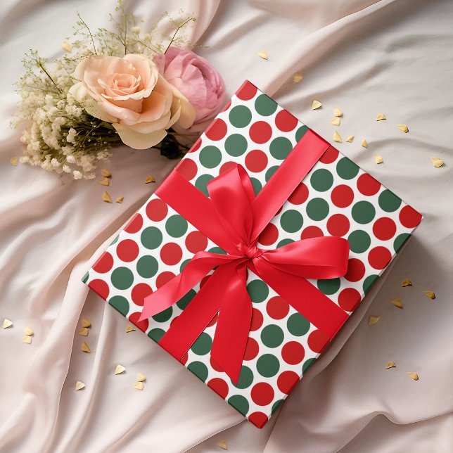 Red Green Polka Dot Weihnachtswrapping Paper Geschenkpapier (Von Creator hochgeladen)