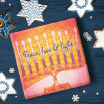 Red Hanukkah Menorah Peace Liebe Light Script Bold Steinuntersetzer<br><div class="desc">"Frieden, Liebe und Licht." Ein nahes Foto einer bunten, bunten, rot-orange-gelben künstlerischen Menorah, das Ihnen den stilvollen Urlaub in Hanukka ermöglicht. Genießen Sie die Wärme und Freude der Ferienzeit, wenn Sie sich bei Ihrem Lieblingsgetränk auf diesem atemberaubenden, farbenfrohen Hanukkah-Untersetzer entspannen. Macht ein auffallendes Set von vier Untersetzer, wenn gekauft mit...</div>