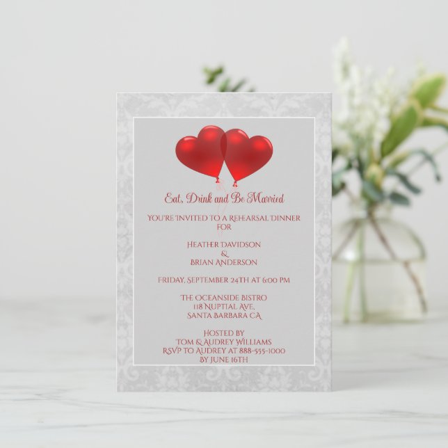 Red Heart Balloons Rehearsal Dinner Invitation Einladung (Stehend Vorderseite)