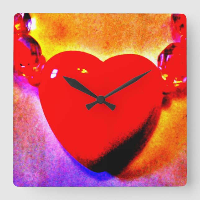 Red Heart Necklace Quadratische Wanduhr (Vorderseite)