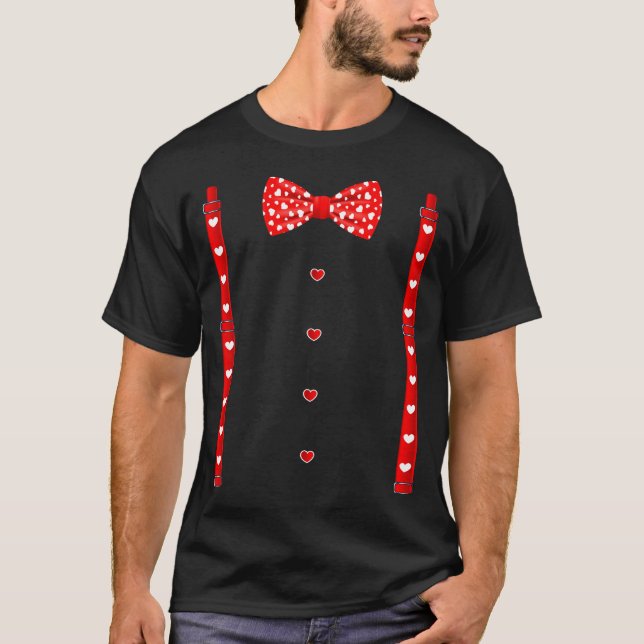 Red Hearts Bow Tie Suspenders Valentines Day Costu T-Shirt (Vorderseite)