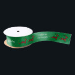 Red Kariert Reindeer Green Satin Christmas Wrap Satinband<br><div class="desc">Weihnachtsgeschenk Wrap Green Satin Ribbon mit Red Paid Rentier Happy Holidays Personalisiert mit Sendername. Geben Sie einen eigenen Namen mit dem Reiter "Personalisieren" ein.</div>