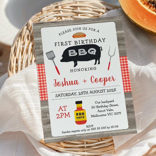 Red Kariert Wood Twins Black Pig GRILLEN 1. Geburt Einladung (Red Gingham Black Pig BBQ 1st Birthday Invitation Twins, Joint Twins BBQ Birthday Invitation, Wood)