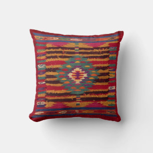 Red Kilim Pillows USA: Authentizität wird an Kissen