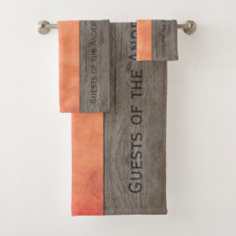 Red Lava mit Holzplanen und Ihrem Text Badhandtuch Set