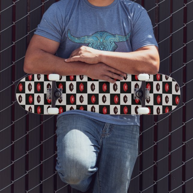 Red Lips Black Checkerboard Retro Vibes Skateboard (Außenbereich 3)
