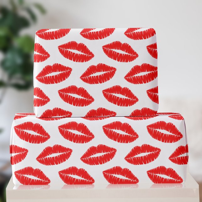 Red Lipstick Kiss Muster Valentine Wrapping Paper Geschenkpapier (Lots of lovely red lipstick kisses on this wrapping paper.)