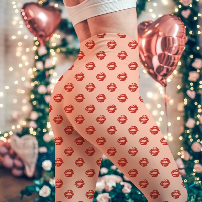 Red Lipstick Kiss Print Peach Leggings (Von Creator hochgeladen)