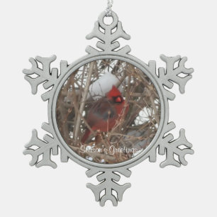 Red Male Cardinal on Snowy Branches Schneeflocken Zinn-Ornament