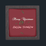 Red Merry Christmas Holiday Sunshine Wishings.png Schachtel<br><div class="desc">Alles Gute zu Weihnachten. Die Weihnachtsfarben sind wieder hier. Rot Weiß und Grün für dieses besondere Weihnachtsfest. Diese schöne phantastische Holiday Sunshine Art ist eine der coolen Weihnachtskunst speziell für diesen Weihnachtsfeiertag. Während die Sonne in vielen Teilen der Kontinente und in den Sets des Winters absinkt, ist die Energie für...</div>