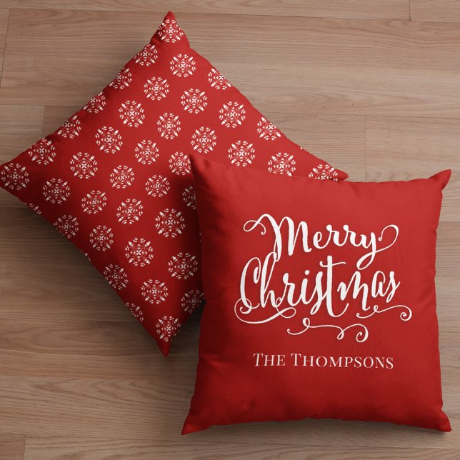 Red Merry Christmas Script Personalisiert Kissen (Merry Christmas holiday white calligraphy script holiday pattern throw pillow)