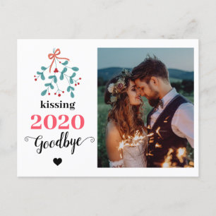 Red Mistletoe Kiss Goodbye to 2020 Do-over Funny Feiertagspostkarte