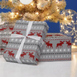 Red Moose Christmas Sweater Style Holiday Pattern Geschenkpapier<br><div class="desc">Lassen Sie Ihren Urlaub mit einem besonderen Geschenk in diesem niedlichen Strick Pullover-Stil verpackt. Rot,  Grau,  Schwarz und Weiß Nordic-Style-Muster mit Elche Silhouetten. Karo in Jenn's Doodle World für noch festliche Weihnachtsgeschenke.</div>