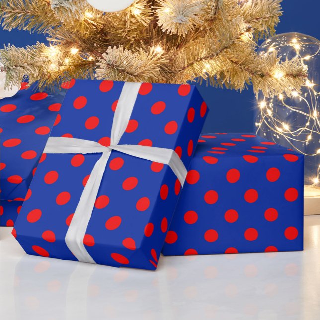 Red On Blue Polka Dots Pattern Design  Geschenkpapier (Von Creator hochgeladen)