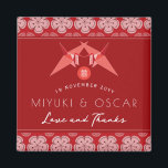 Red Paper Cranes Sakura Asia Wedding Party Gefalle Magnet<br><div class="desc">Ein modernes Origami küsst rote Doppelkrane mit einem runden / kreisdoppelten Glückssymbol auf einem Muster von Sakura Kirschblüten Blume, "Liebe und Dank" / Dankeschön an asiatische Hochzeitsfeier Gunst. Ein elegantes und stilvolles chinesisch / orientalisch / asiatisch gepflegtes Hochzeitsdesign, das modern, minimalistisch und elegant ist. Sie können das Doppelglückssymbol ganz einfach...</div>