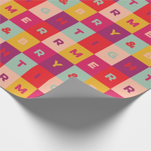 Red Pink Aqua Yellow Merry and Bright Checkers Geschenkpapier (Ecke)