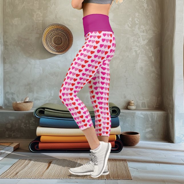 Red Pink Fuchsia Hearts Capri Leggings (Von Creator hochgeladen)