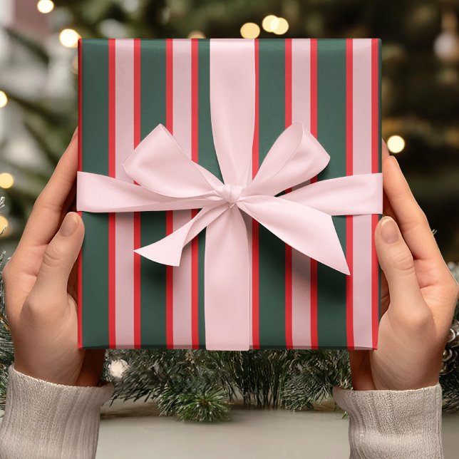 Red, Pink & Green Stripe Geschenkpapier (Von Creator hochgeladen)