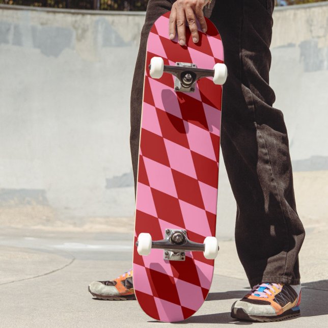 Red Pink Harlequin Checkered Design  Skateboard (Von Creator hochgeladen)