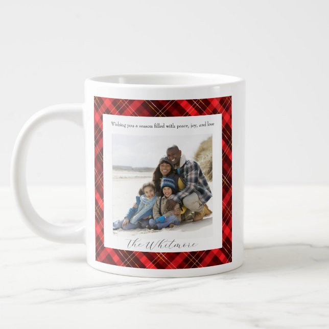  Red Plaid Cozy Christmas Rustic Monogram 2 Photo Jumbo-Tasse (Links)