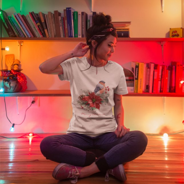 Red Poinsettia Pine Cone Bird Frohe Weihnachten T-Shirt (Von Creator hochgeladen)