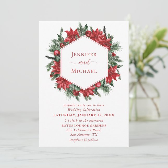 Red Poinsettia Pine Greenery Wreath White Wedding Einladung (Stehend Vorderseite)