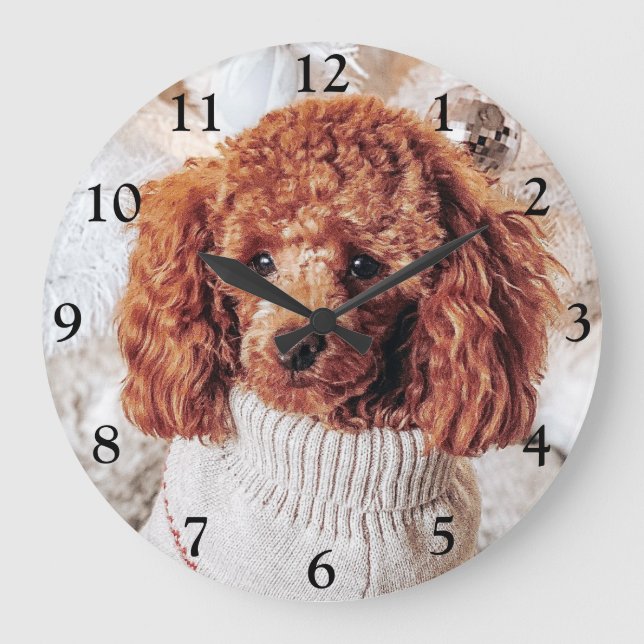 Red Poodle in einem Pullover unter einem Weihnacht Große Wanduhr (Vorderseite)