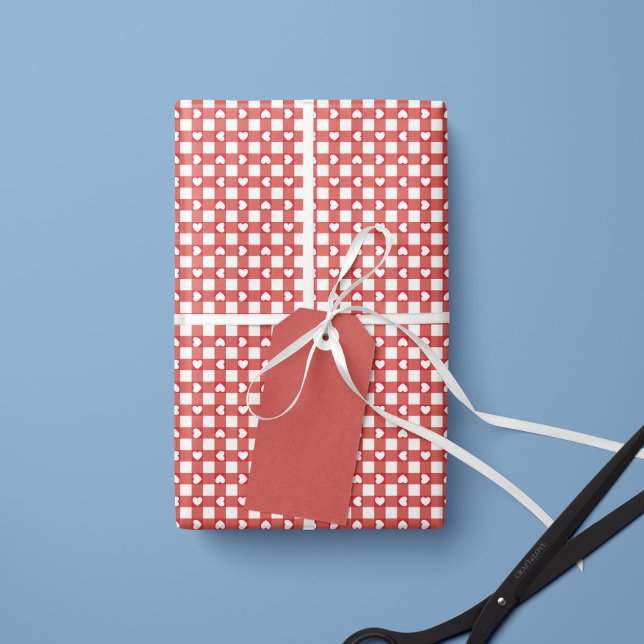 Red Preppy Gingham Hearts- Wrapping Paper Roll Geschenkpapier (Von Creator hochgeladen)