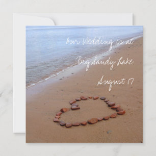 Red Rocks Heart am Sandy Beach