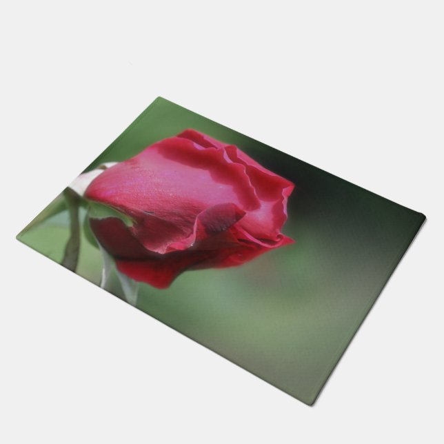 Red Rosenknospe Bending Blume Fußmatte (Schrägansicht)
