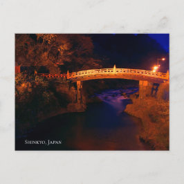Red Sacred Bridge über einem Fluss bei Night Japan Postkarte