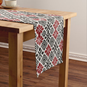 Red Schwarz-weiß Geometric Folk Pattern Kurzer Tischläufer
