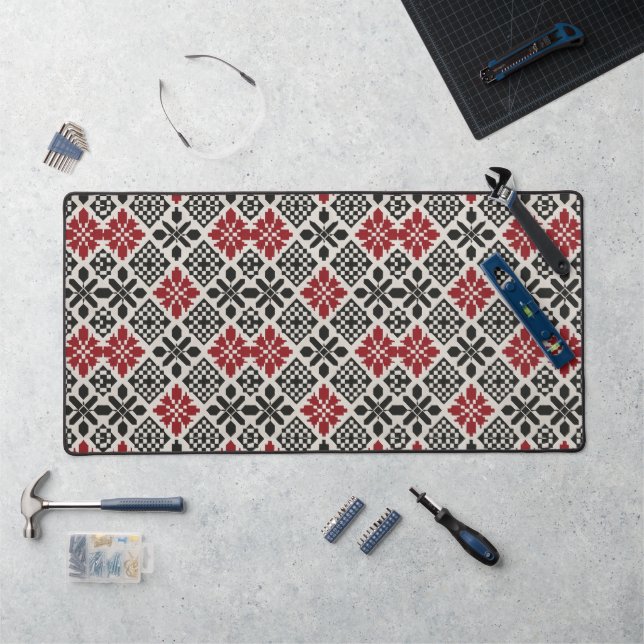 Red Schwarz-weiß Geometric Folk Pattern Schreibtischunterlage (Arbeitsplatz)