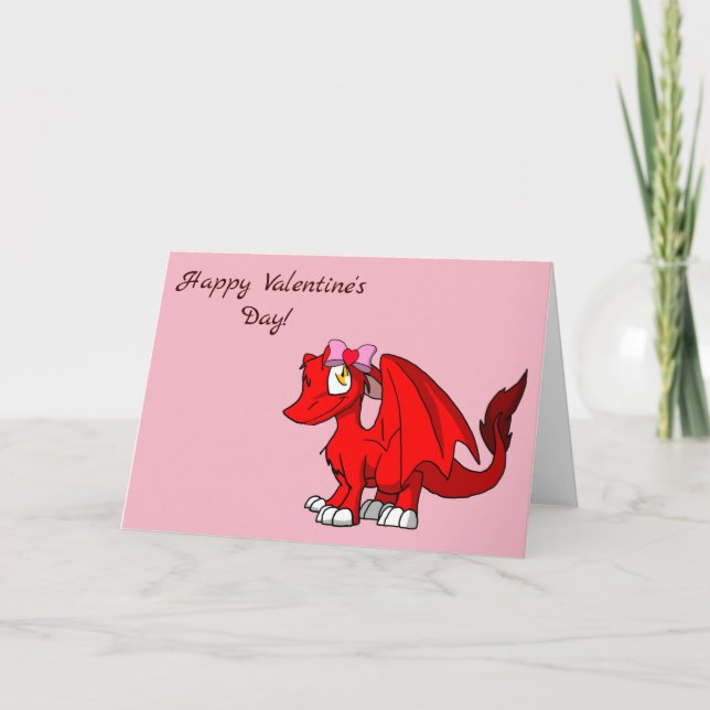 Red SD Furry Dragon w/ Valentinstag Haarbogen Karte (Vorderseite)