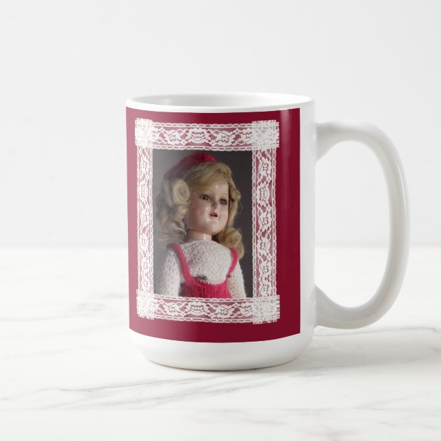 Red Skater Doll Weihnachts-Tasse Tasse (Rechts)
