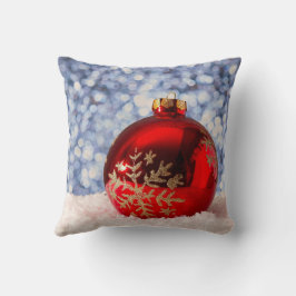 Red Snowflake Christmas Bauble Kissen