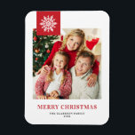Red Snowflakes Tag Frohe Weihnachten Foto Magnet<br><div class="desc">Feiern Sie den Urlaubssinn mit unserem individuell anpassbaren Foto Weihnachtsmagneten! Dieser Magnet eignet sich perfekt, um Ihre Lieblingsfeiertage zu erleben. Mit diesem Magneten können Sie einen einzigartigen Sake kreieren, der die Freude und Liebe Ihrer Familie während der Ferienzeit zeigt. Der Weihnachtsmagnet dieses Fotos zeichnet sich durch klassische Typografie mit Schneeflockakzent...</div>