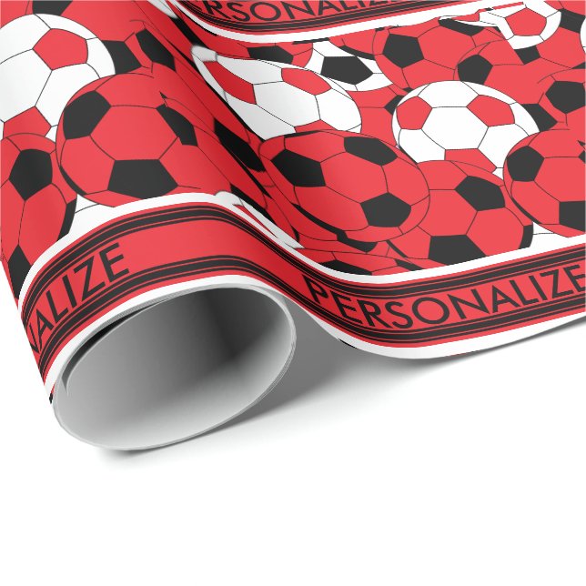 Red Soccer Ball Collage Geschenkpapier (Rolleneckpunkt)