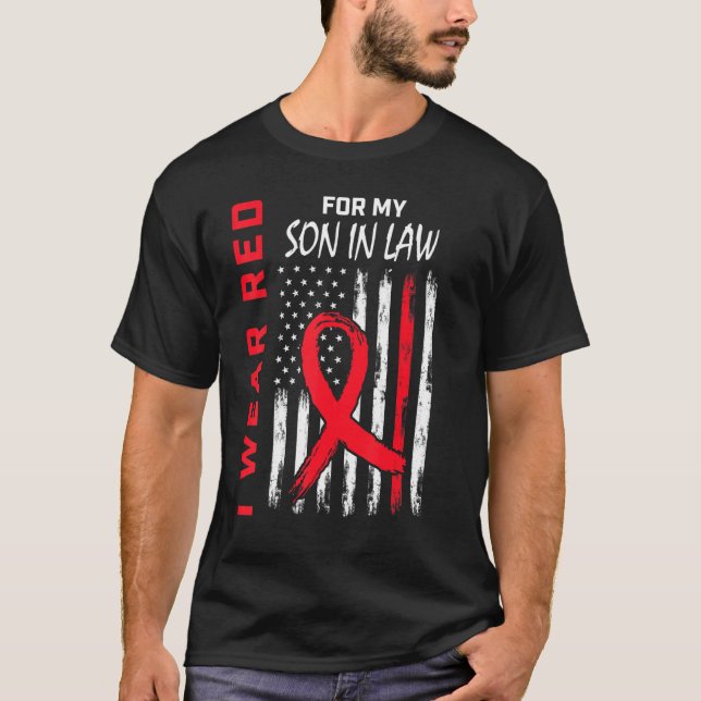 Red Son In Law Heart Disease Awareness Flag Matchi T-Shirt (Vorderseite)