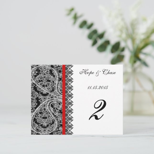 Red Trim Black Damask Tischnummer Cards (Stehend Vorderseite)
