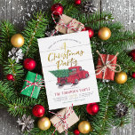 Red Truck & Vintages Holz Rustikales Weihnachtsfes Feiertagskarte<br><div class="desc">Starten Sie mit dieser festlichen Urlaubsparty-Einladung in die Urlaubssaison! Das Design besteht aus einem handbemalten Vintagen roten LKW, der einen Weihnachtsbaum trägt, der mit einem großen Bogen und einem Kranz vor einem Hintergrund von weißen, verwitterten Holzlatten geschmückt ist. Über dem LKW, dahinter - um einen 3D-Effekt zu verleihen, ist "Ein...</div>