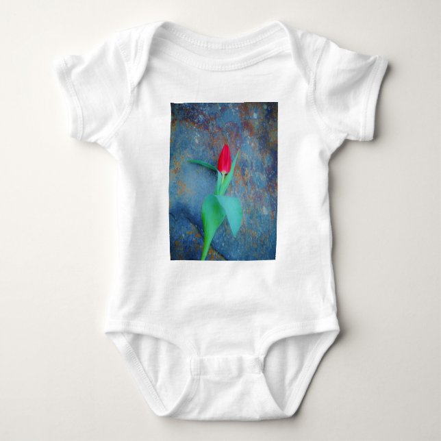 Red Tulip auf Blue Gray Slate Baby Strampler (Vorderseite)